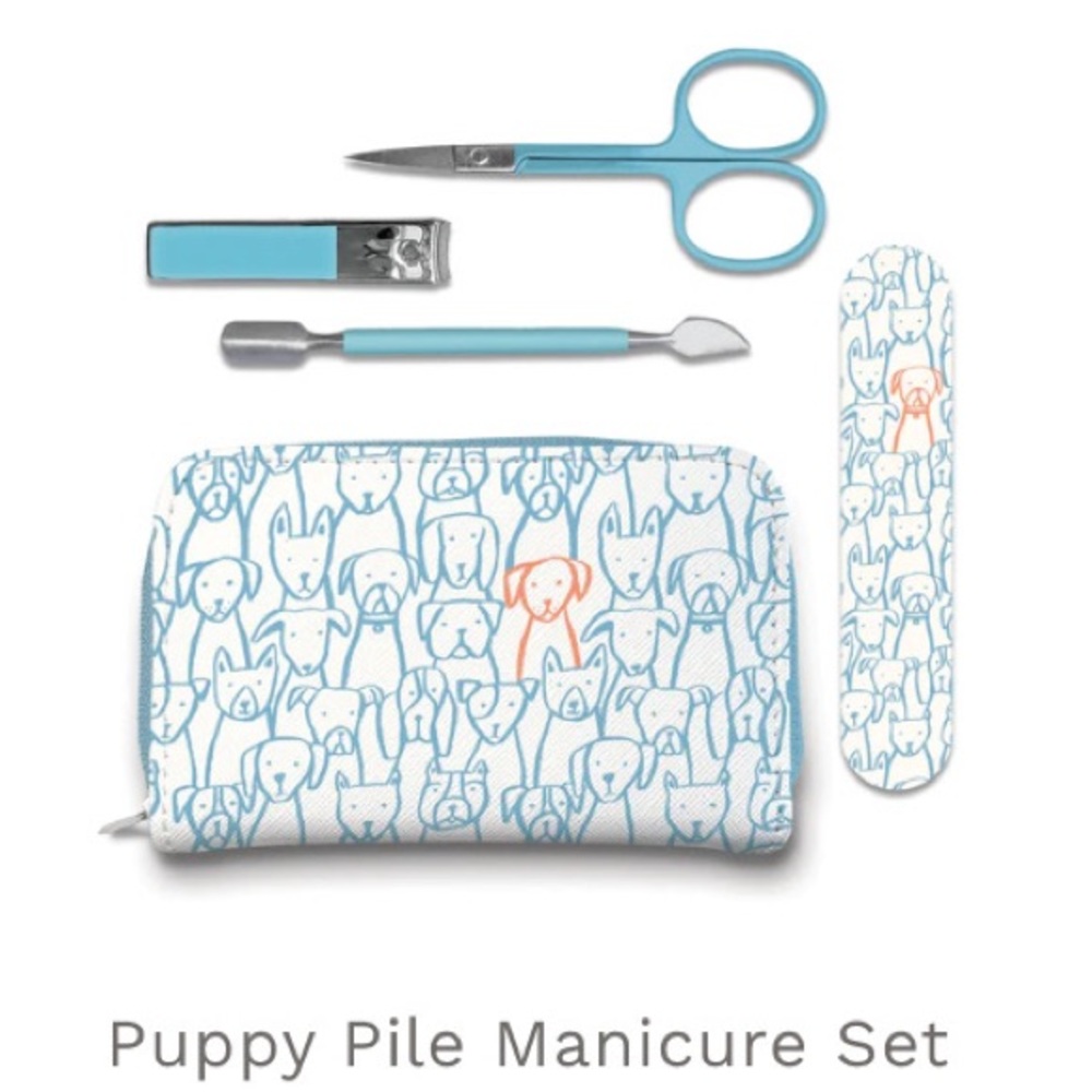 manicure set in “puppy pile” print-4 tools inside w/zip-closure -NWT